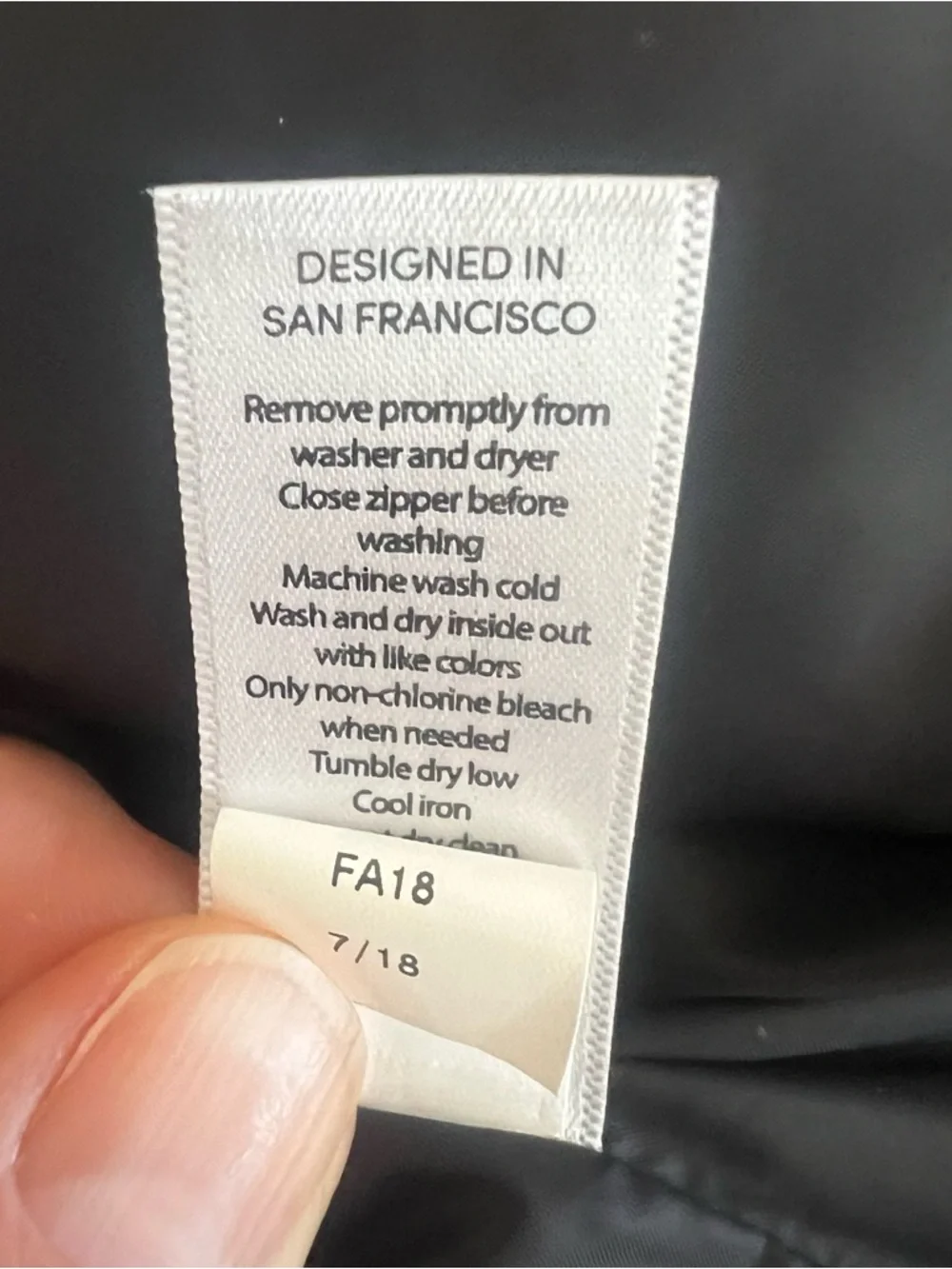 Athleta Cropped Puffer Vest - Picture 9 of 9